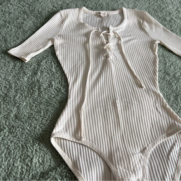 Ribbed Bodysuit - Picture 4 of 4